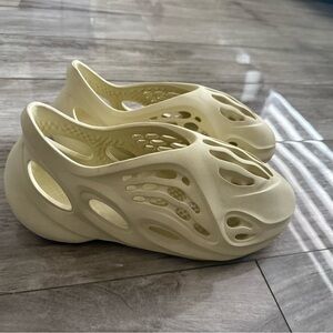 Yeezy adidas foam runners